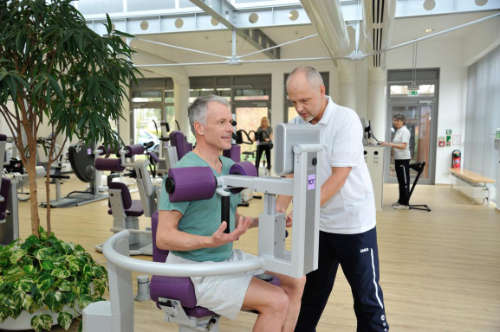 medizinische Trainingstherapie im Rahmen der Rehabilitation für Rücken und Wirbelsäule